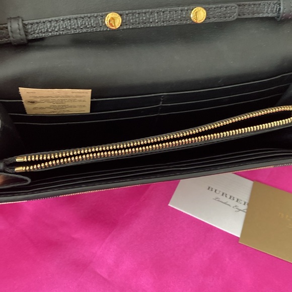 AUTH BURBERRY ,Henley check leather wallet on chain, clutch, crossbody bag. - Picture 9 of 16